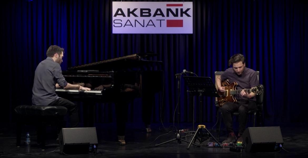 Baturay Yarkın & Erkan Zeki Ar Duo at Akbank Sanat